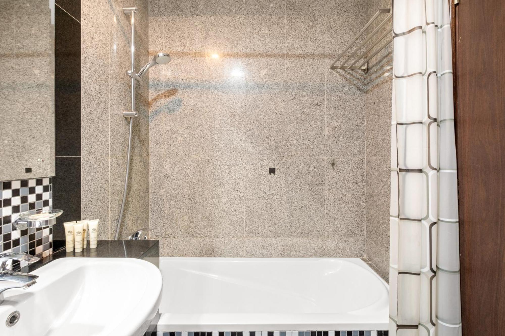 Business Bay Premium By Renttiers Apartment